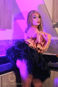 karol_elegance_のElegance and seduction ✨💃🏻の 8枚の写真