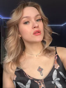 Demoralive My hair wanna be pulled by you Pic