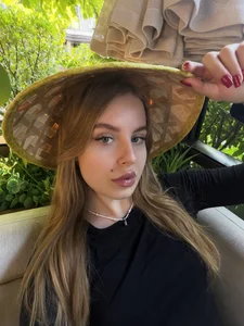 Sofia_Weber Public Pic 4