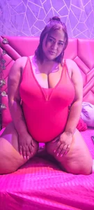 CynthiaGale Sexy in red 💋❤👄 Gambar