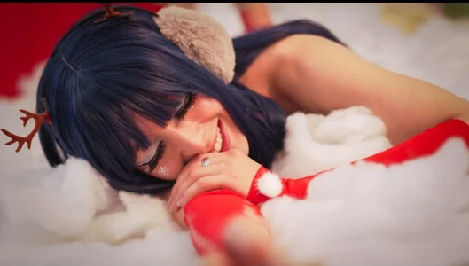 VickyJackson_ Feliz navidad 2024 টি ছবি