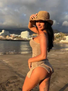 AnaRhodes Sunny Vacation Bilde 4