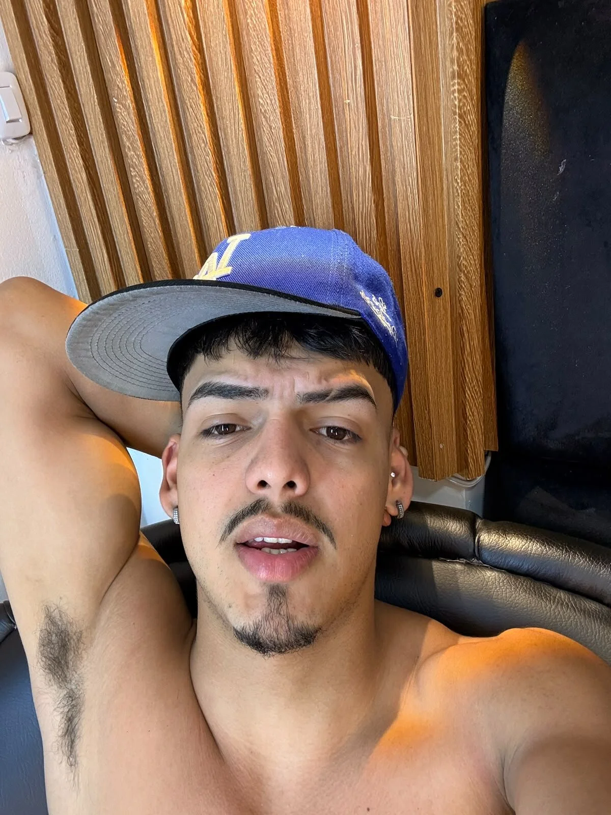 Трендове зображення  1759 Bastian_Fox_