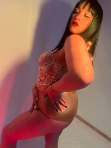 ivonne_diaz1 I went to a sex shop and bought something I think you'll like. Pic 2