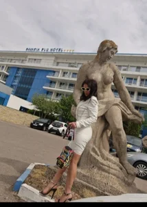 Lissabeta Leather and heels Immagine 