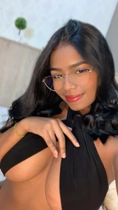 IsaGodess xoxo vol 2  2টি ছবি