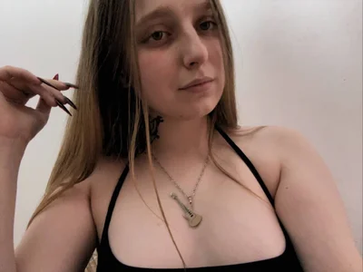 QueenHex Public Pic 2