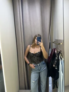 Ariana_Weinn Public Foto