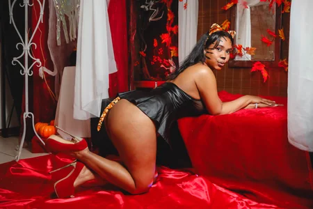 AntonelaVargas Happy Halloween Pic