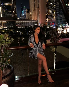 BlairSanders Glam vibes on the New Year Hình