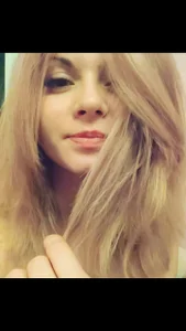 SmilingEmily_ Public Pic 2