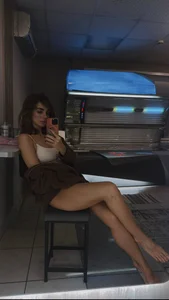 Public de Amelia_Broooks  2 Imagens