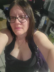 Dominalilirose Public  5টি ছবি