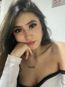 SARAA_PINK18 Public Pic 5