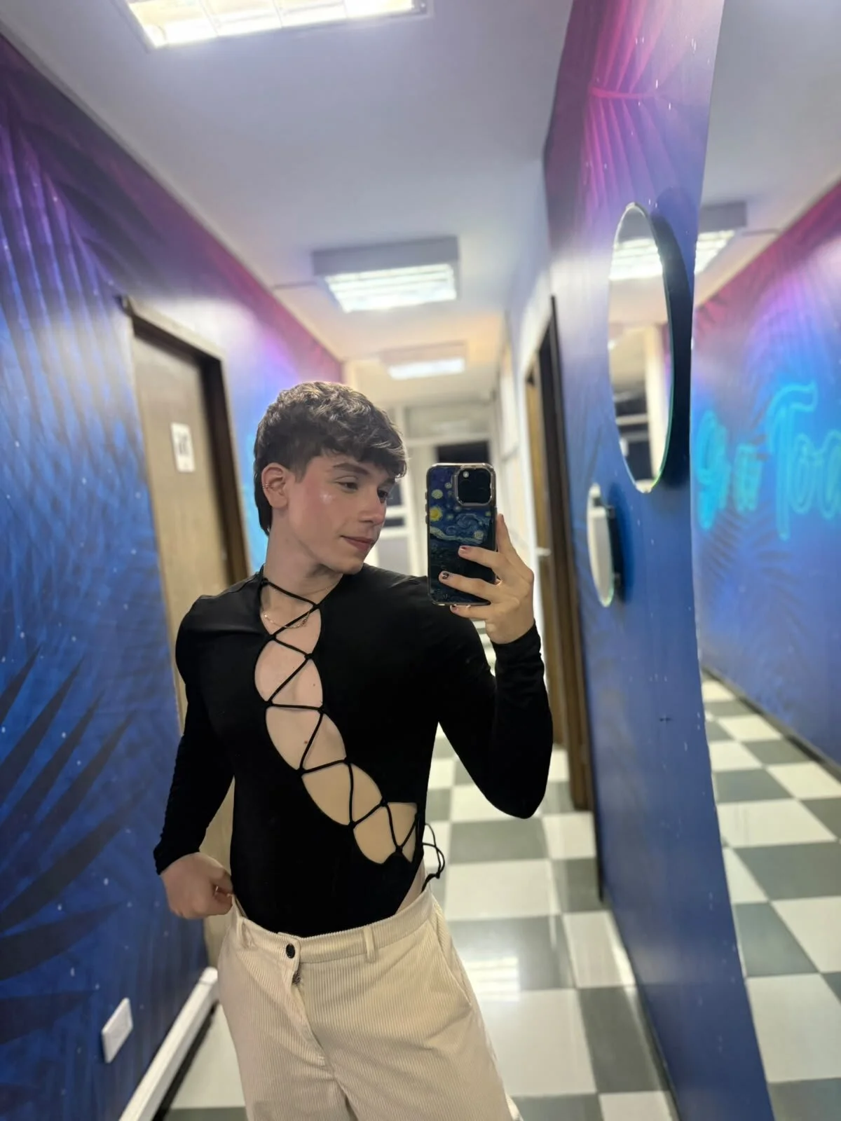 Трендове зображення  6880 TaylerWhite
