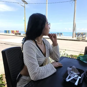 maliha_ec Me in the beach🥰​🤗​ Pic 3