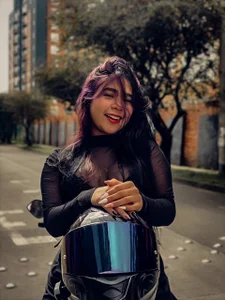 Mylarossi biker girl Pic 2