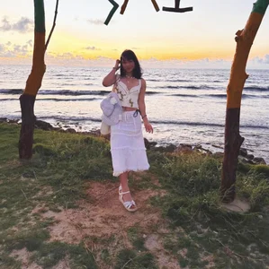 charloottee_1Between the immensity of the sea and the soft breeze, I discovered my favorite place.图片