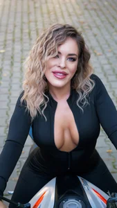 me on moto:P od RoseEvann  2 snímek