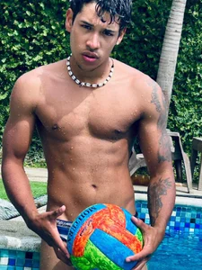 Ryan_and_Aria Be Happy Pic 3