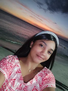 bbyalexxxa Relaxing on the beach Pic 7