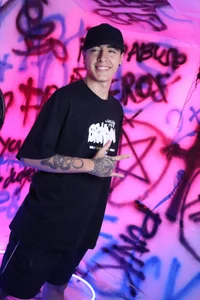 Lobo_17_ Red&Blue Pic 9