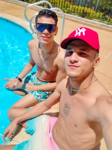 Friendsofeverything_ kullanıcısının A day at the pool to forget 💦🩵 albümü -  fotoğraf