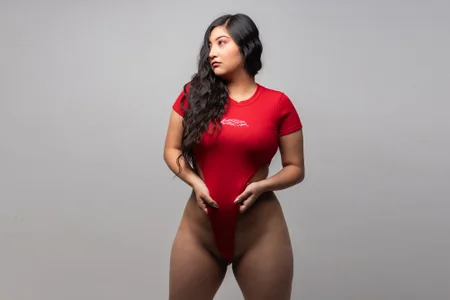HelenRous Public  3টি ছবি