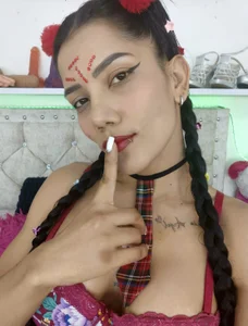 juliane_sweer1 School Pic 2