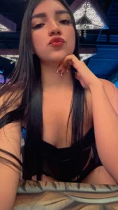 Naughty_Vanessa_ Public Pic