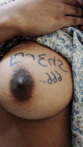 BrownBoy69666のPublicの 2枚の写真