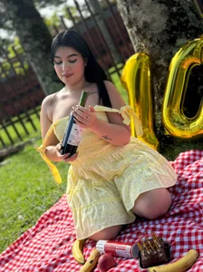 MiaaFarrel 🧺🍓✨ THIS WAS MY SPECIAL 100K PICNIC PHOTOSHOOT! 🎉💖 Thank you for being part of this beautiful jo зображення 4
