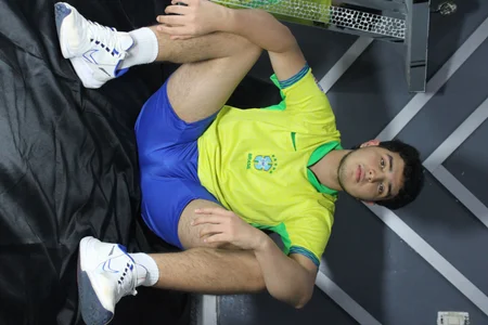 Oliver_Jamees soft lights, looks that say more than they appear and an energy that invites you to get closer Pic