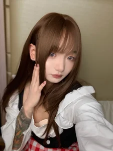 自己 de AAA2070 Foto 4