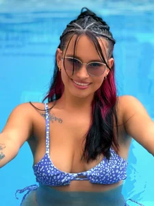 yourlittle_kathe POOL DAY Pic 6