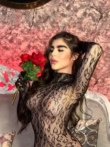 SofiaFontaiine: luxury reflection👄 ( 3 фото)