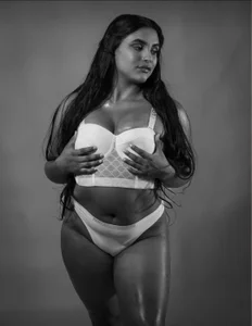 Kim_roussee White Bilde 5