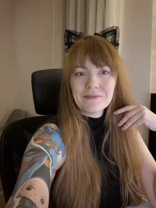 Aurora_Velvett_ While you don't see me on the stream 🍁 Pic 5