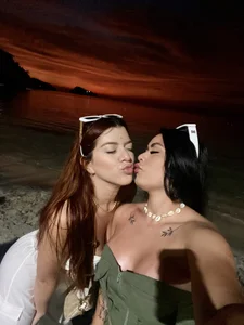 emperatriz_reyes Sunset together Pic 4