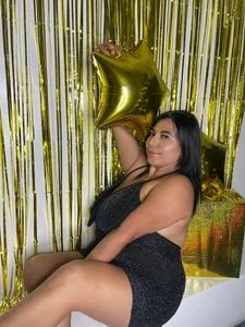 KendalMilleer Happy New Year 💗🥂 Immagine  7