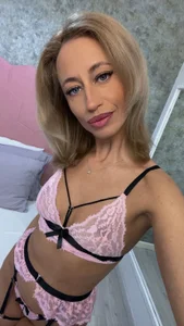 DeliaMArlow Your favorite 🔥 圖片 4