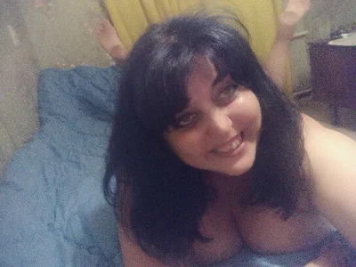 Emma_love35 Public Pic 3