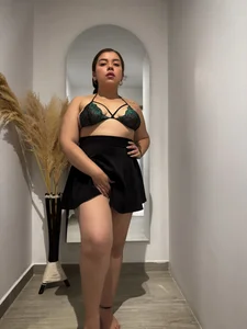 leilapons I’m in charge here, even when I smile. Pic 4