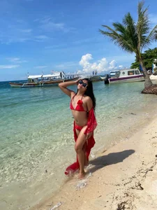 Hot in red swimsuit de Danicahotcum  3 Imagens