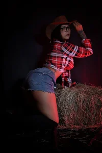 Mia_milf_x Cowgirl😈🤠  2. fénykép