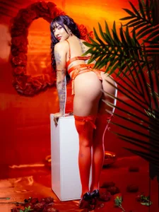 SalomelevisのRed Hot Secretsの 2枚の写真