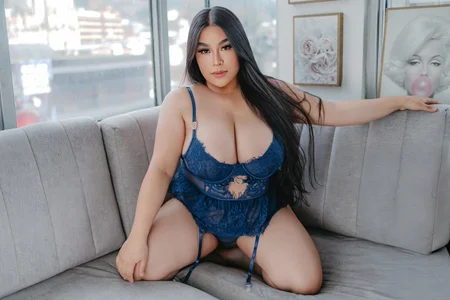 Zoey_thompson 💖 Sweet enough to charm you, bold enough to surprise you. 👑✨ Pic 3