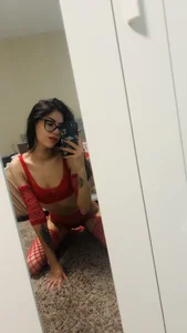 EmiliaXxx2 🫦 Pic 3