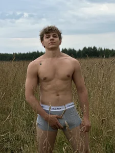 prince_nik field and naked  9. fénykép