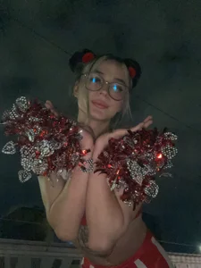 Bonn_Glow Cheerleader صورة واحدة|Bonn_Glow Cheerleader صورتان|Bonn_Glow Cheerleader  3 صور|Bonn_Glow Cheerleader  3 صورة
